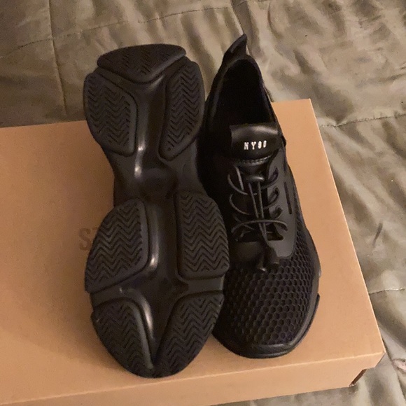 Steve Madden sneakers size 7 PICK UP ONLY!!! - Picture 5 of 5